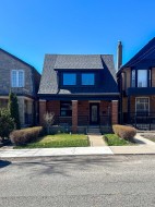 Upper-118 Greenlaw Avenue  Toronto, ON M6H 3V5