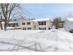 77 Sandalwood CRES  Saint John, NB E2M 5L2