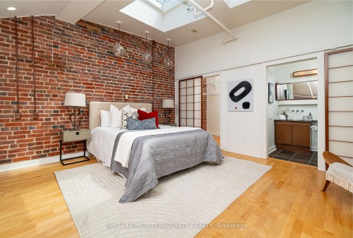 409-81A Front Street E, Toronto, ON - Indoor Photo Showing Bedroom