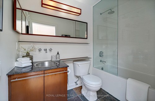409-81A Front Street E, Toronto, ON - Indoor Photo Showing Bathroom