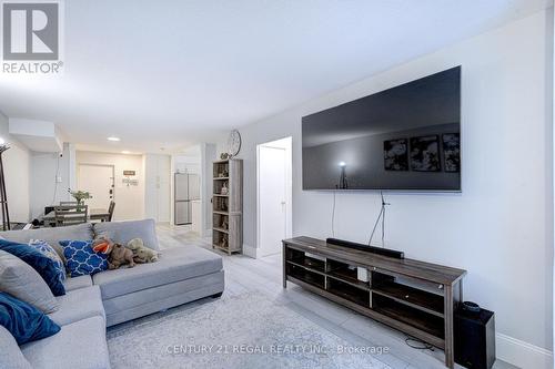 139 - 366 The East Mall, Toronto, ON - Indoor Photo Showing Living Room