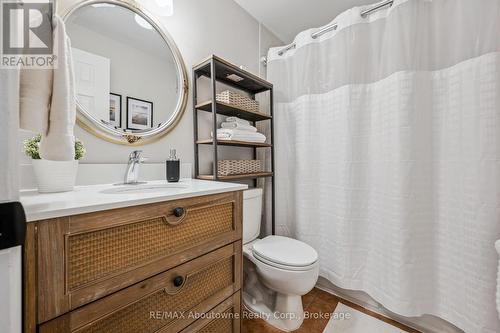 637 Lomond Crescent, Burlington (Shoreacres), ON - Indoor Photo Showing Bathroom