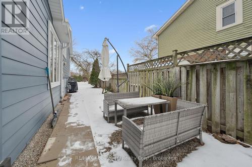 637 Lomond Crescent, Burlington (Shoreacres), ON - Outdoor With Exterior