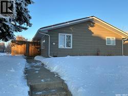 137 X AVENUE S  Saskatoon, SK S7M 3H2