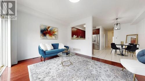 5186 Angel Stone Drive, Mississauga, ON - Indoor Photo Showing Living Room
