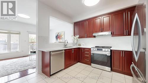 5186 Angel Stone Drive, Mississauga, ON - Indoor Photo Showing Kitchen