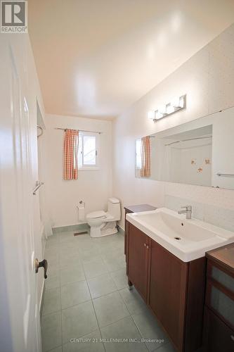 1281 Deer Run, Mississauga, ON - Indoor Photo Showing Bathroom