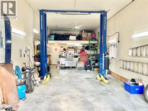 706 Central Avenue, Midway, BC - Indoor Photo Showing Garage