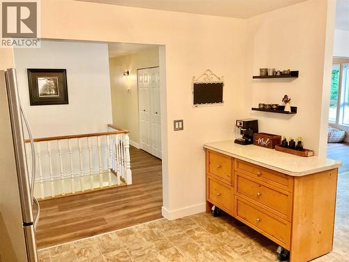 706 Central Avenue, Midway, BC - Indoor Photo Showing Other Room