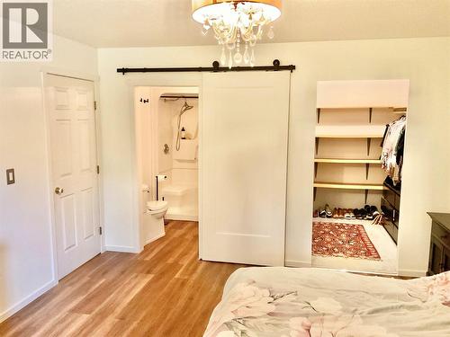 706 Central Avenue, Midway, BC - Indoor Photo Showing Other Room