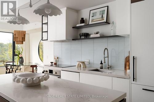 321 - 35 Wabash Avenue, Toronto, ON - Indoor Photo Showing Kitchen