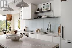 321 - 35 WABASH AVENUE  Toronto, ON M6R 0A9