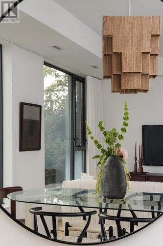 321 - 35 Wabash Avenue, Toronto, ON - Indoor