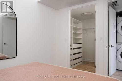 321 - 35 Wabash Avenue, Toronto, ON - Indoor Photo Showing Laundry Room