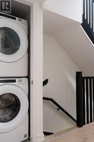 321 - 35 Wabash Avenue, Toronto, ON - Indoor Photo Showing Laundry Room