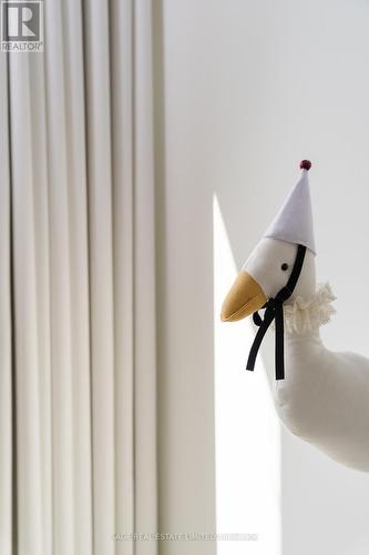 321 - 35 Wabash Avenue, Toronto, ON - Indoor