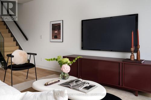 321 - 35 Wabash Avenue, Toronto, ON - Indoor