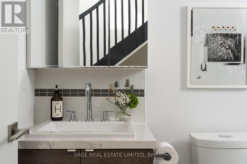 321 - 35 Wabash Avenue, Toronto, ON - Indoor Photo Showing Bathroom