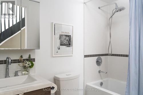321 - 35 Wabash Avenue, Toronto, ON - Indoor Photo Showing Bathroom
