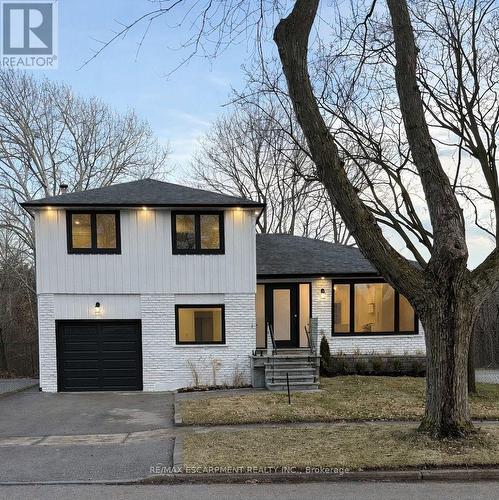 2276 WYANDOTTE DRIVE  Oakville, ON L6L 2T5