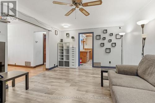 267 Thayer Avenue, Hamilton, ON - Indoor