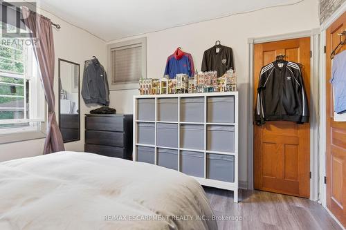 267 Thayer Avenue, Hamilton, ON - Indoor Photo Showing Bedroom
