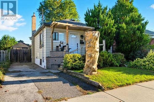 267 Thayer Avenue, Hamilton, ON - Outdoor