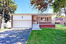 117 CLANSMAN BOULEVARD  Toronto, ON M2H 1Y2