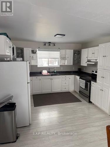22 Beach Boulevard, Temiskaming Shores, ON - Indoor Photo Showing Kitchen