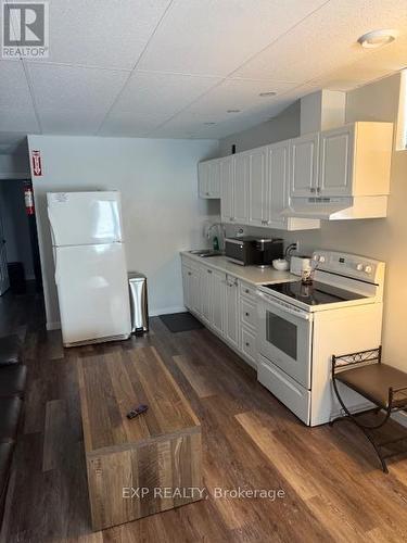 22 Beach Boulevard, Temiskaming Shores, ON - Indoor Photo Showing Kitchen