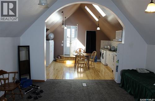 3 2Nd Avenue Se, Weyburn, SK - Indoor