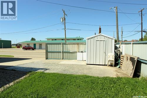 3 2Nd Avenue Se, Weyburn, SK - Outdoor