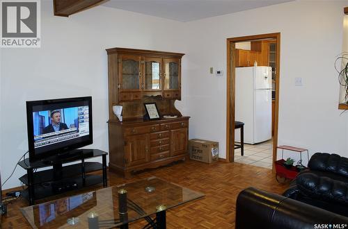 3 2Nd Avenue Se, Weyburn, SK - Indoor