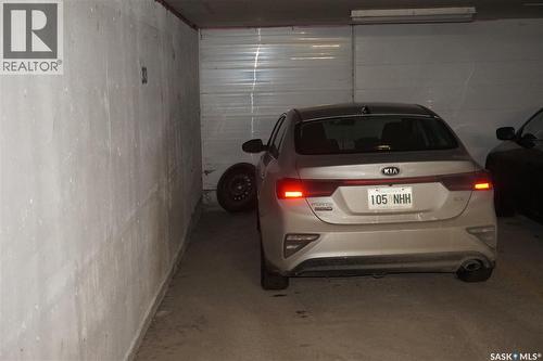 303 2315 Mcintyre Street, Regina, SK - Indoor Photo Showing Garage