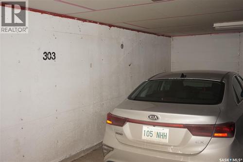 303 2315 Mcintyre Street, Regina, SK - Indoor Photo Showing Garage