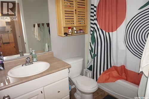 303 2315 Mcintyre Street, Regina, SK - Indoor Photo Showing Bathroom