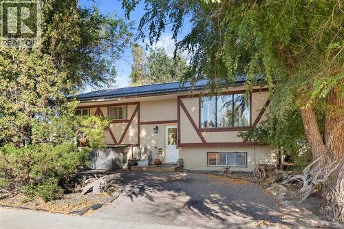 8 Cypress Way SE  Medicine Hat, AB T1B 1G7