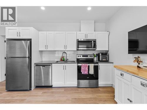 Self contained suite kitchen. - 830 Westview Way Unit# 22, West Kelowna, BC - Indoor Photo Showing Kitchen With Upgraded Kitchen