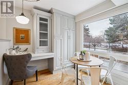 Eat-in area, desk, storage - 