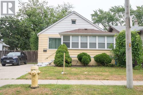 2236 CHURCH STREET  Windsor, ON N8X 1V9