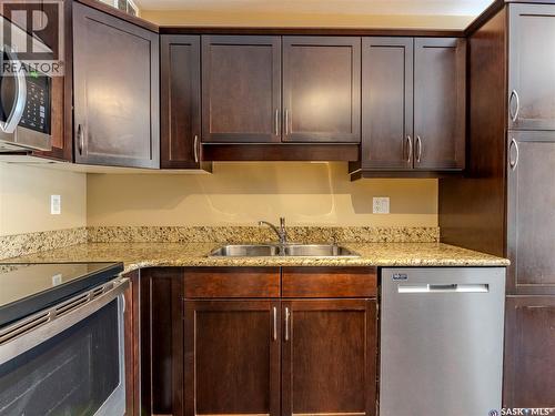 410 615 Lynd Crescent, Saskatoon, SK - Indoor Photo Showing Kitchen With Double Sink