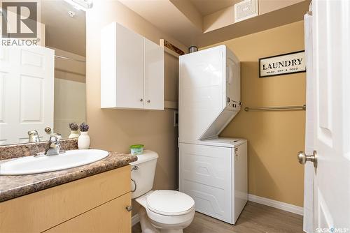 105 303 Lowe Road, Saskatoon, SK - Indoor Photo Showing Bathroom