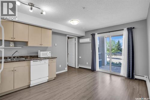 105 303 Lowe Road, Saskatoon, SK - Indoor Photo Showing Kitchen With Double Sink