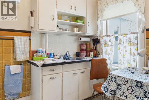 129 K Avenue S, Saskatoon, SK - Indoor