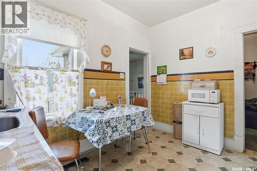 129 K Avenue S, Saskatoon, SK - Indoor