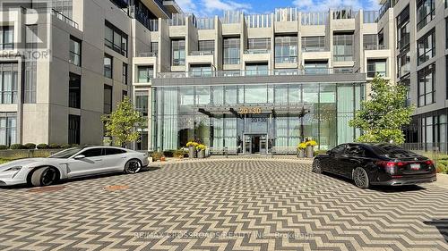 4210 - 30 Inn On The Park Drive, Toronto, ON - Outdoor