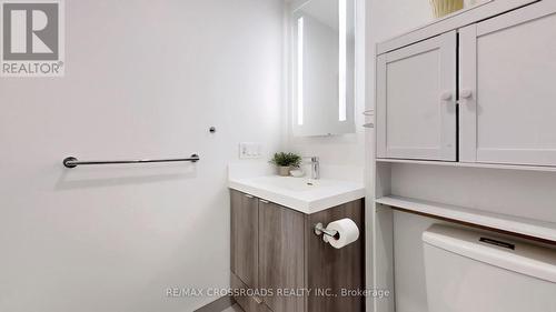 4210 - 30 Inn On The Park Drive, Toronto, ON - Indoor Photo Showing Bathroom