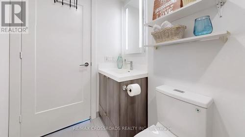 4210 - 30 Inn On The Park Drive, Toronto, ON - Indoor Photo Showing Bathroom