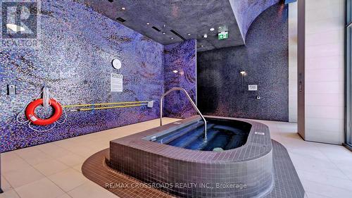 4210 - 30 Inn On The Park Drive, Toronto, ON - Indoor Photo Showing Bathroom