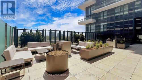 4210 - 30 Inn On The Park Drive, Toronto, ON - Outdoor